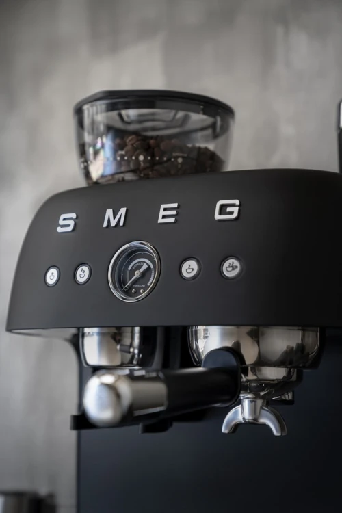 Smeg EGF03BLMEU ekspres do kawy Ręczny Ekspres do espresso 2,4 l