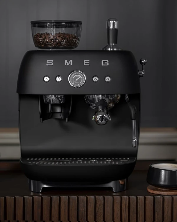 Smeg EGF03BLMEU ekspres do kawy Ręczny Ekspres do espresso 2,4 l
