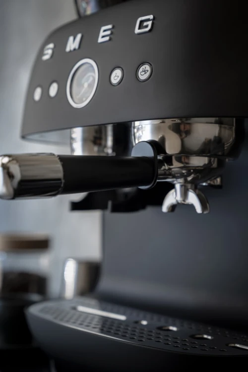 Smeg EGF03BLMEU ekspres do kawy Ręczny Ekspres do espresso 2,4 l