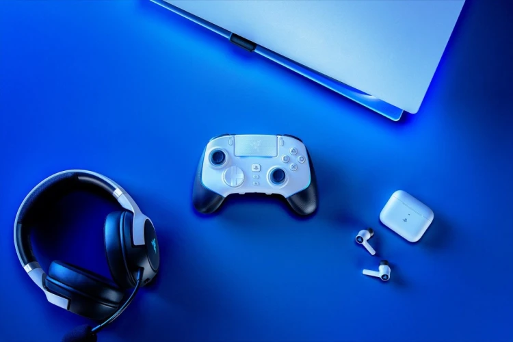 Razer Wolverine V2 Pro Biały Gamepad Analogowa/Cyfrowa PC, PlayStation 5
