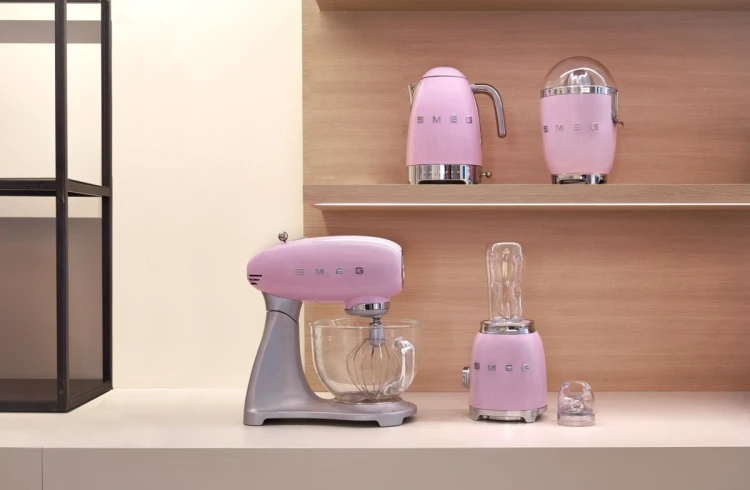 Smeg KLF04PKEU czajnik elektryczny 1,7 l 2400 W Różowy