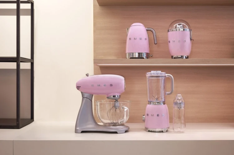 Smeg KLF04PKEU czajnik elektryczny 1,7 l 2400 W Różowy