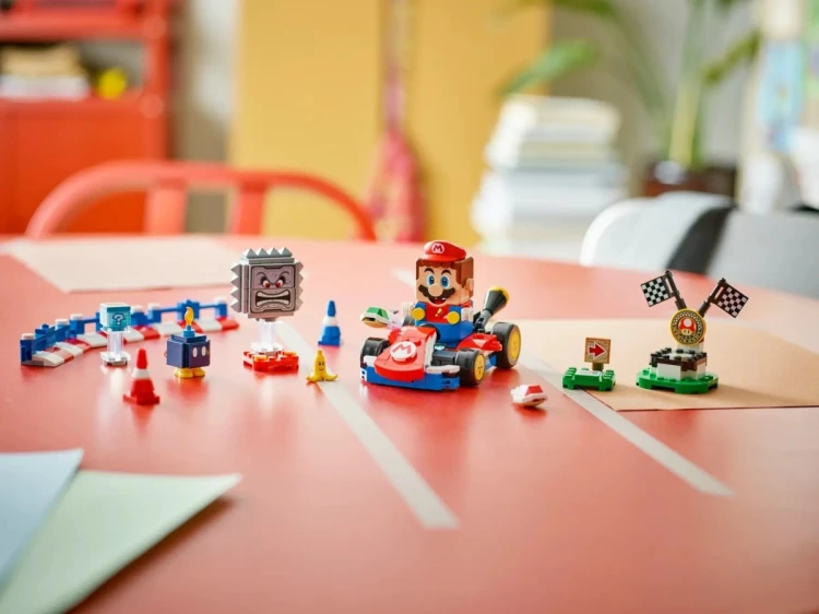 LEGO SUPER MARIO 72043 Mario Kart - Interaktywna figurka LEGO Mario i Standard Kart