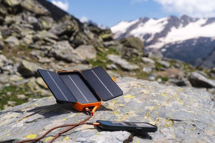 Xtorm XR203 bank mocy 10000 mAh Czarny, Pomarańczowy