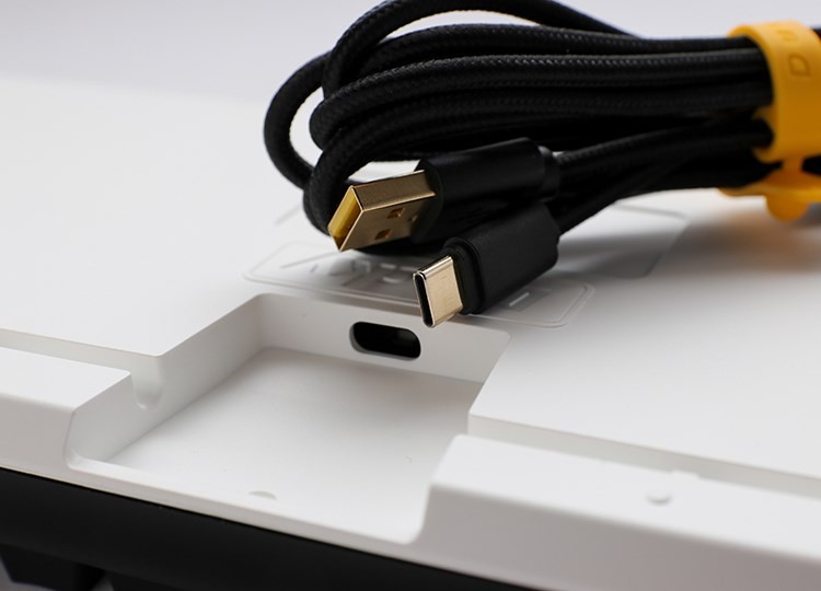 Ducky One 3 Classic TKL klawiatura Gaming USB US English Czarny, Biały