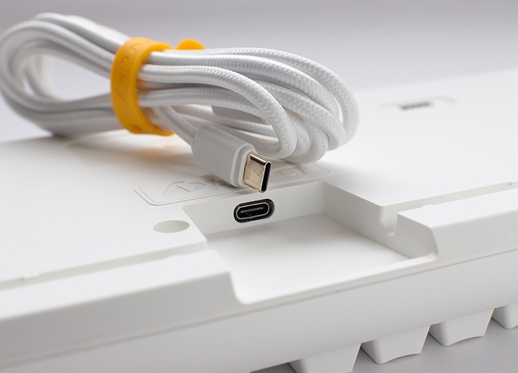 Ducky One 3 Classic Pure White klawiatura Gaming USB Niemiecki Biały