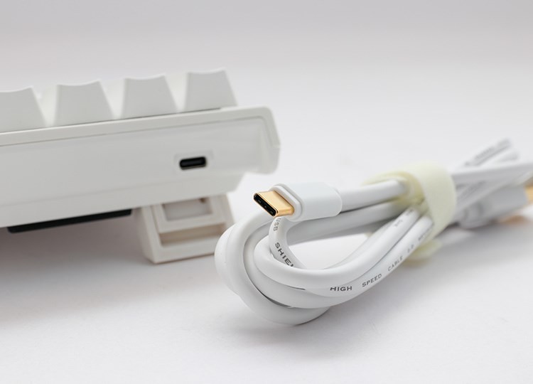 Ducky DKON2061ST klawiatura Gaming USB QWERTY Amerykański międzynarodowy Biały