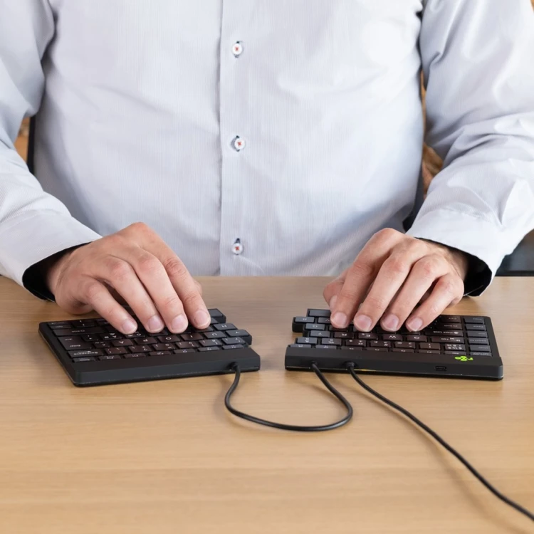 R-Go Tools Ergonomiczna klawiatura R-Go Split Break v2 z oprogramowaniem break, QWERTY_US, przewodowa, czarna