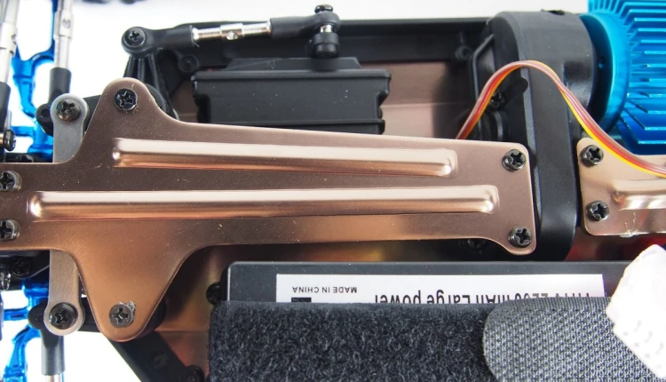 Samochód RC Amewi Crusher Monster Truck, Akumulator Li-Po 2200mAh, Wiek 14+