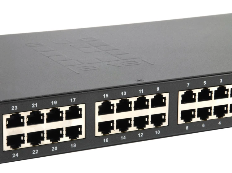 Przełącznik LevelOne FE PoE+ 26-portowy 19" 150W 1Gbps