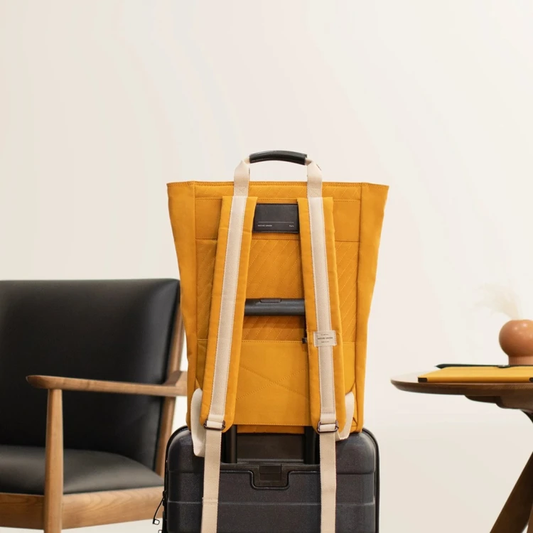 Native Union BACKPACK-BLK plecak Plecak turystyczny Czarny Tkanina, Poli(tereftalan etylenu) (PET), Tworzywo sztuczne pochodzące z recyklingu