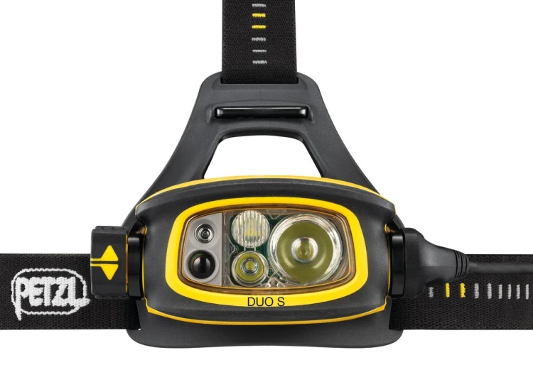 Latarka czołowa Petzl Duo S niezwykle mocna, wodoodporna i ładowalna latarka czołowa, wyposażona w funkcję antyodblaskową FACE2FACE firmy Petzl. 1100