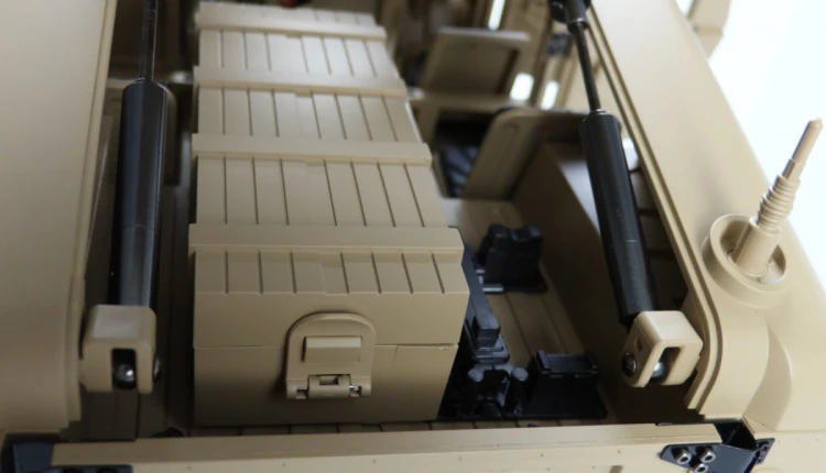 Amewi RC Car US Ciężarówka 4x4 HUMVEE Li-Po Akumulator 4500mAh piasek/14