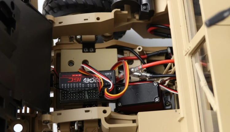 Amewi RC Car US Ciężarówka 4x4 HUMVEE Li-Po Akumulator 4500mAh piasek/14