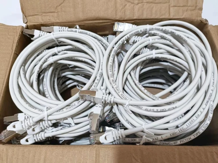 Equip 635510 kabel sieciowy Biały 1 m Cat6 S/FTP (S-STP)