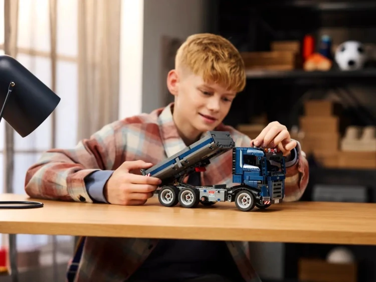 LEGO TECHNIC 42203 Wywrotka z przechylaną skrzynią
