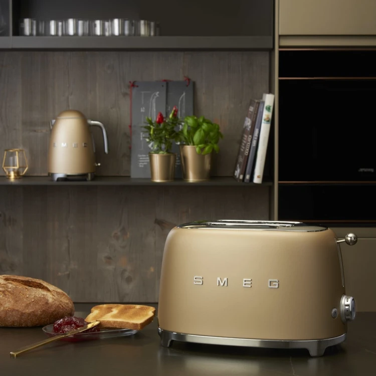 Smeg TSF01CHMEU toster 6 2 kaw. 950 W Szampański