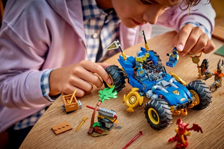 LEGO NINJAGO 71856 Wielofunkcyjny samochód Jaya