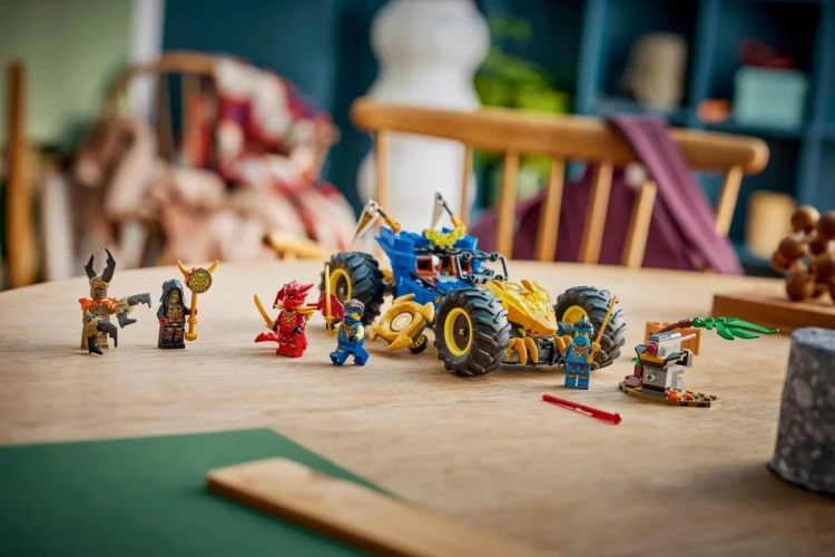 LEGO NINJAGO 71856 Wielofunkcyjny samochód Jaya