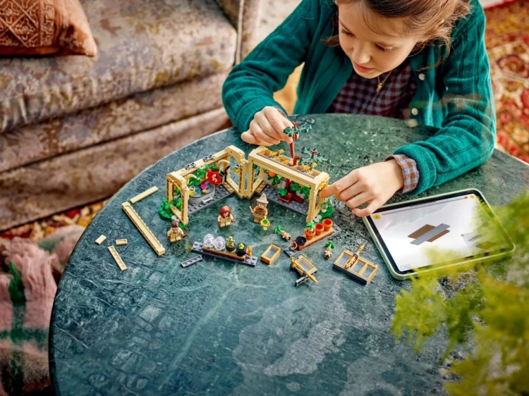 LEGO HARRY POTTER 76445 Zamek Hogwart - Zajęcia z zielarstwa