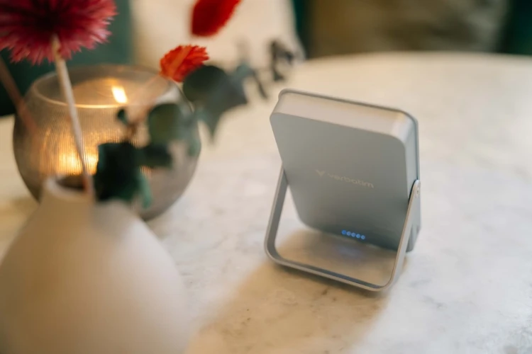 Verbatim Charge 'n' Go Magnetic Wireless Litowo-polimerowy (LiPo) 10000 mAh Bezprzewodowe ładowanie Zielony