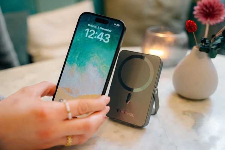 Verbatim Charge 'n' Go Magnetic Wireless Litowo-polimerowy (LiPo) 10000 mAh Bezprzewodowe ładowanie Szary