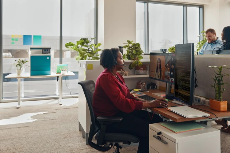 HP Poly Zestaw słuchawkowy stereo Poly Blackwire 3325 USB-C z certyfikatem Microsoft Teams + wtyczka 3,5 mm + przejściówka USB-C/A