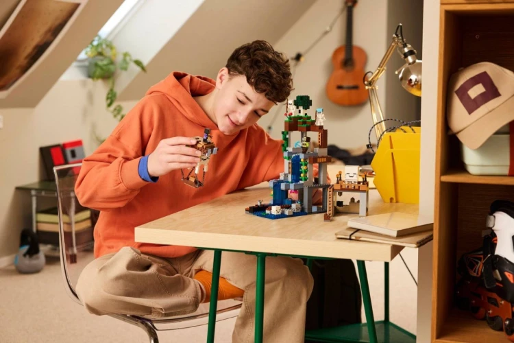 LEGO Minecraft 21597 - Stacja Ghasta