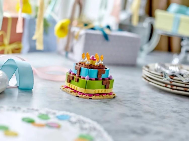 LEGO Inne 40815 - Tort na przyjęcie urodzinowe