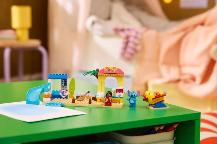 LEGO Disney 43280 - Zabawa na plaży z Lilo i Stitchem