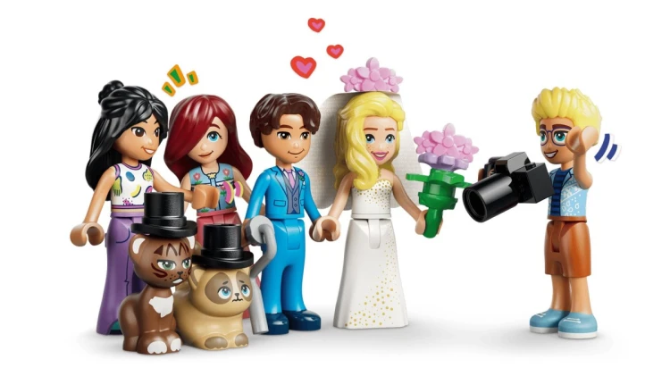 LEGO Friends 42704 - Grand Hotel w mieście Heartlake