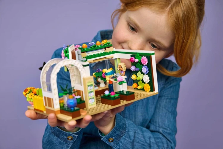 LEGO Friends 42693 - Kreatywna kwiaciarnia