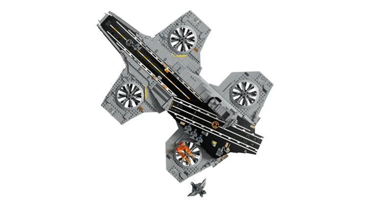 LEGO Marvel Super Heroes 76354 - Lotniskowiec T.A.R.C.Z.Y