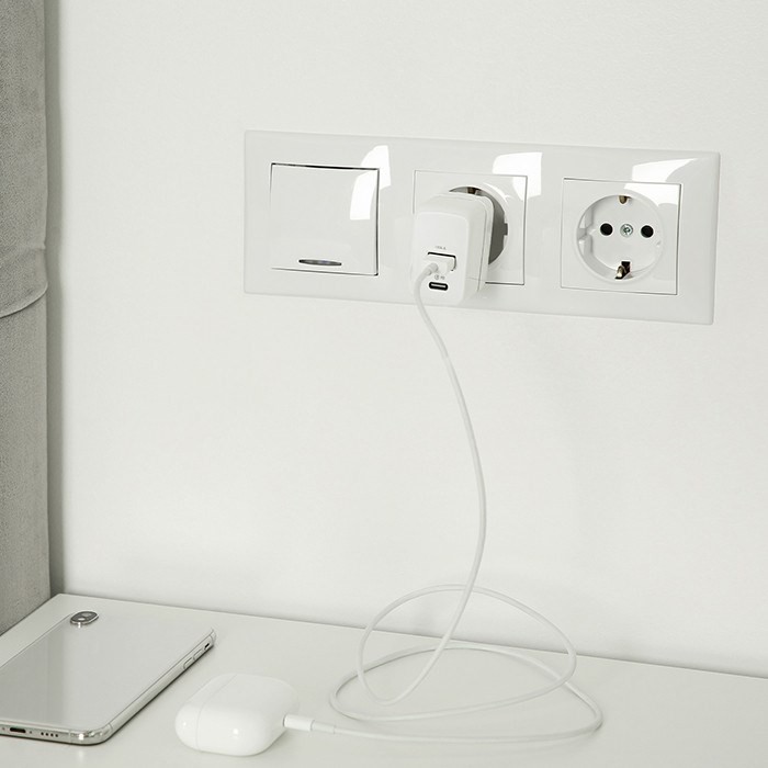 QOLTEC ŁADOWARKA 45W GAN | 5-20V | 1.5-3A | 1XUSB-C PD | 1XUSB QC 3.0 | BIAŁA
