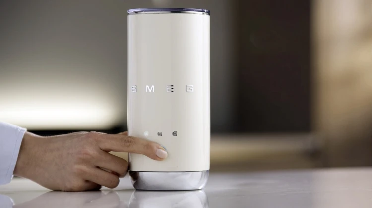 Smeg MFF02WHEU spieniacz / podgrzewacz do mleka Automatyczny spieniacz/podgrzewacz do mleka Biały