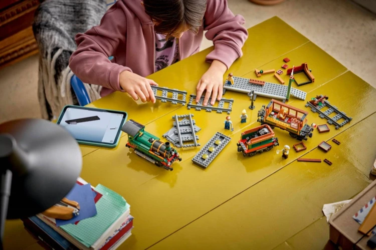 LEGO City 60511 - Retro pociąg z lokomotywą parową