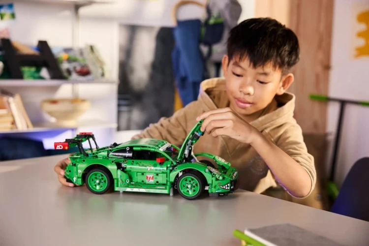 LEGO TECHNIC 42224 Samochód Porsche 911 GT3 R REXY AO Racing