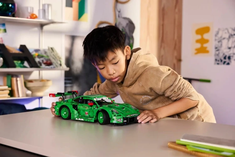LEGO TECHNIC 42224 Samochód Porsche 911 GT3 R REXY AO Racing