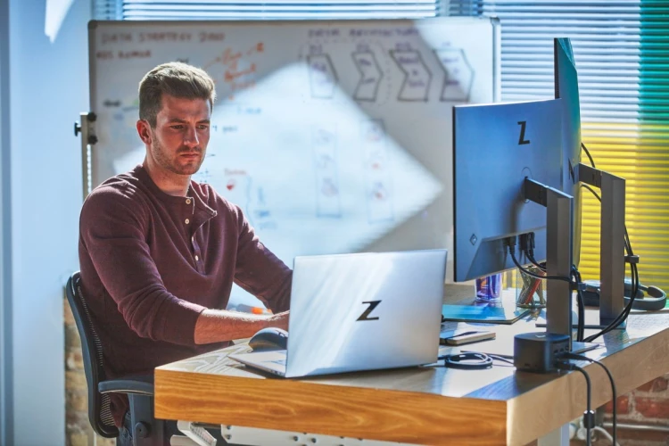 HP Klawiatura bezprzewodowa 975 Dual-Mode