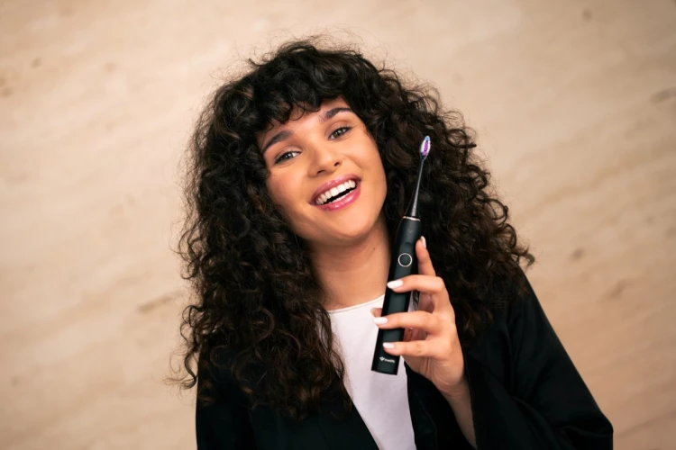 Szczoteczka soniczna TrueLife SonicBrush Clean70 UV Black