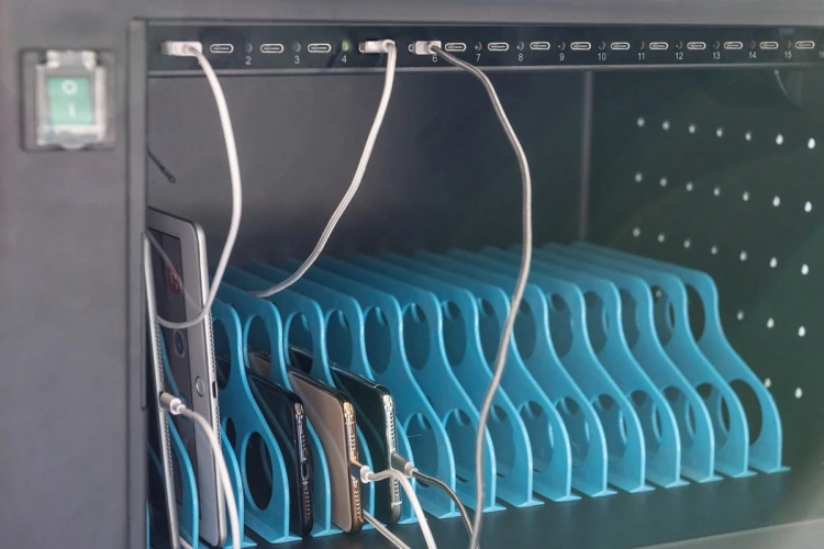 Digitus Mobilna ładowarka dla 16 tabletów do 13 cali, USB-C