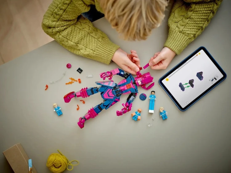 LEGO MARVEL 76316 Figurka Fantastycznej Czwórki kontra Galactus