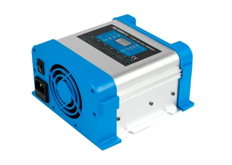 Ładowarka sieciowa 24 V do akumulatorów BC-20 PRO 10A (230V/24V) LCD 7 stopni ładowania