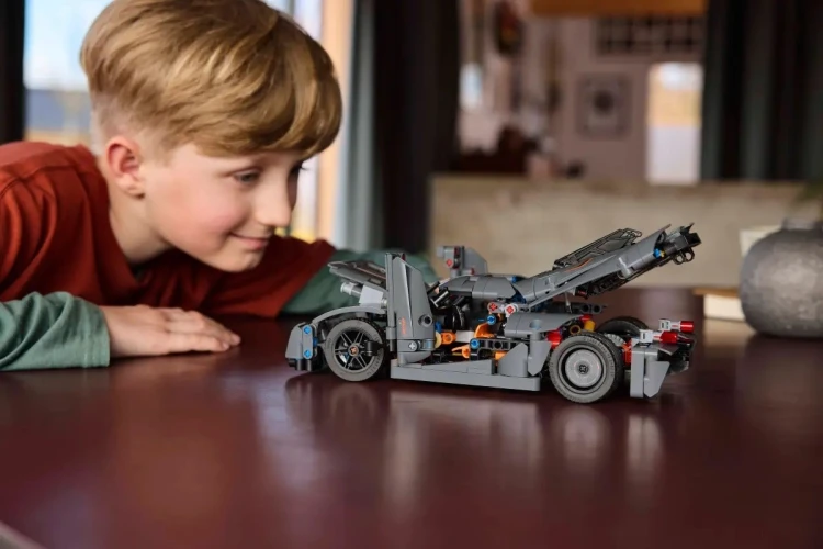 LEGO Technic 42173 - Szary hipersamochód Koenigsegg Jesko Absolut