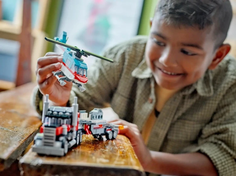 LEGO Creator 3w1 31146 - Ciężarówka z platformą i helikopterem