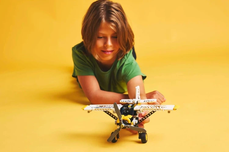 LEGO Technic 42198 - Samolot transportowy