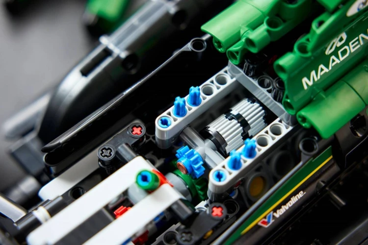 LEGO Technic 42240 - Bolid F1 Aston Martin Aramco AMR25