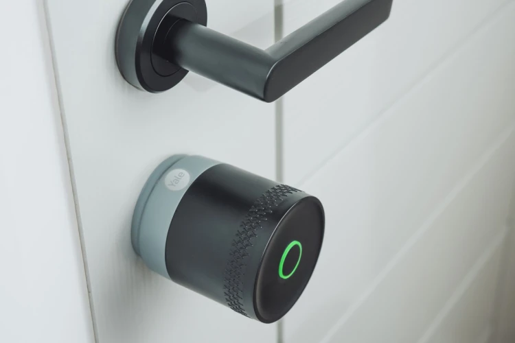 Inteligentny zamek do drzwi Yale Linus Smart lock L2 Lite Black