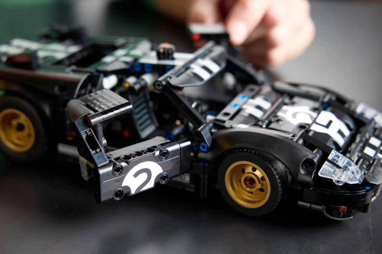 LEGO TECHNIC 42223 Samochód wyścigowy 1966 Ford GT40 MKII