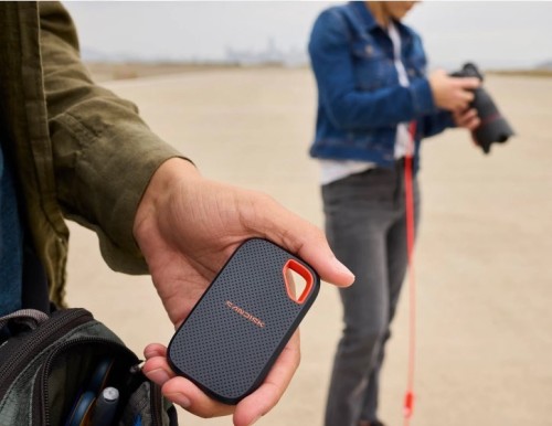 Sandisk Extreme Portable SSD "Tripel" USB 1TB External Drives 2000MB/s(R) / 1800MB/s(W)